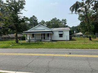 Foreclosed Home - 814 CENTRAL AVE, 31501