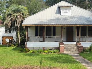Foreclosed Home - 1021 LEE AVE, 31501