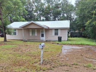 Foreclosed Home - 892 COACHMAN ST, 31501