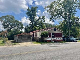 Foreclosed Home - 950 VERNON WILLIS DR, 31501