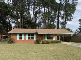 Foreclosed Home - 2257 Formosa Circle, 31520