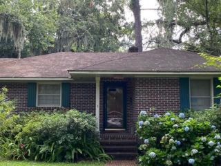 Foreclosed Home - 208 NORWICH ST, 31520