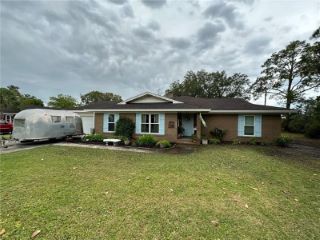 Foreclosed Home - 4004 RIVERSIDE DR, 31520