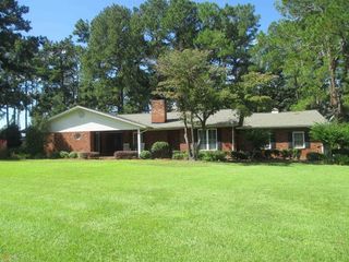 Foreclosed Home - 1320 ALMA HWY, 31539