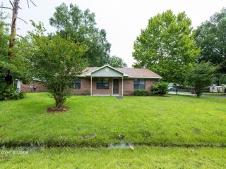 Foreclosed Home - 145 W Peach Ave, 31548