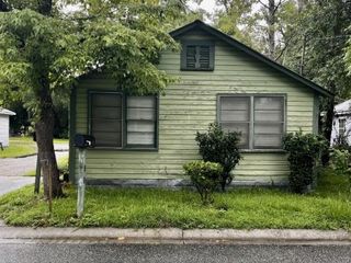 Foreclosed Home - 203 CHERRY ST, 31601