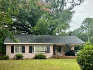 Foreclosed Home - 815 10TH AVE, 31701
