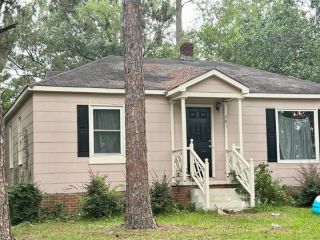 Foreclosed Home - 913 10TH AVE, 31701