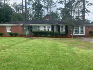 Foreclosed Home - 1805 Pineneedle Ln, 31707