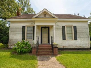 Foreclosed Home - 307 W ELLAVILLE ST, 31711