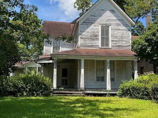 Foreclosed Home - 615 S MAIN ST, 31750