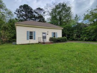 Foreclosed Home - 308 5TH ST, 31816