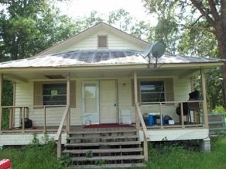 Foreclosed Home - 37108 W 8TH ST, 32046