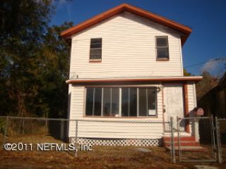 Foreclosed Home - 13 TRAVIS PL, 32084