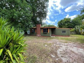 Foreclosed Home - 495 6th St, 32117