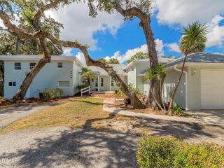 Foreclosed Home - 5540 W BAYSHORE DR, 32127