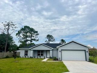 Foreclosed Home - 5 SERENADE PL, 32164