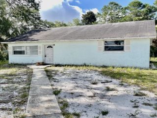 Foreclosed Home - 109 CENTER AVE, 32181