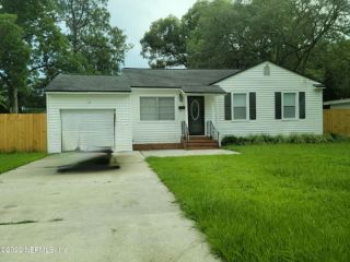 Foreclosed Home - 5134 ATTLEBORO ST, 32205
