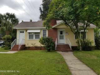 Foreclosed Home - 3102 COLLEGE ST, 32205