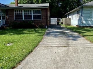 Foreclosed Home - 1180 DAY AVE, 32205