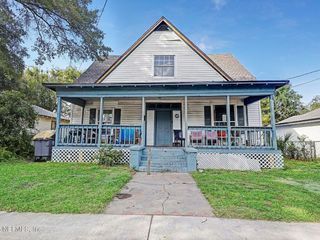 Foreclosed Home - 1125 E 15TH ST, 32206