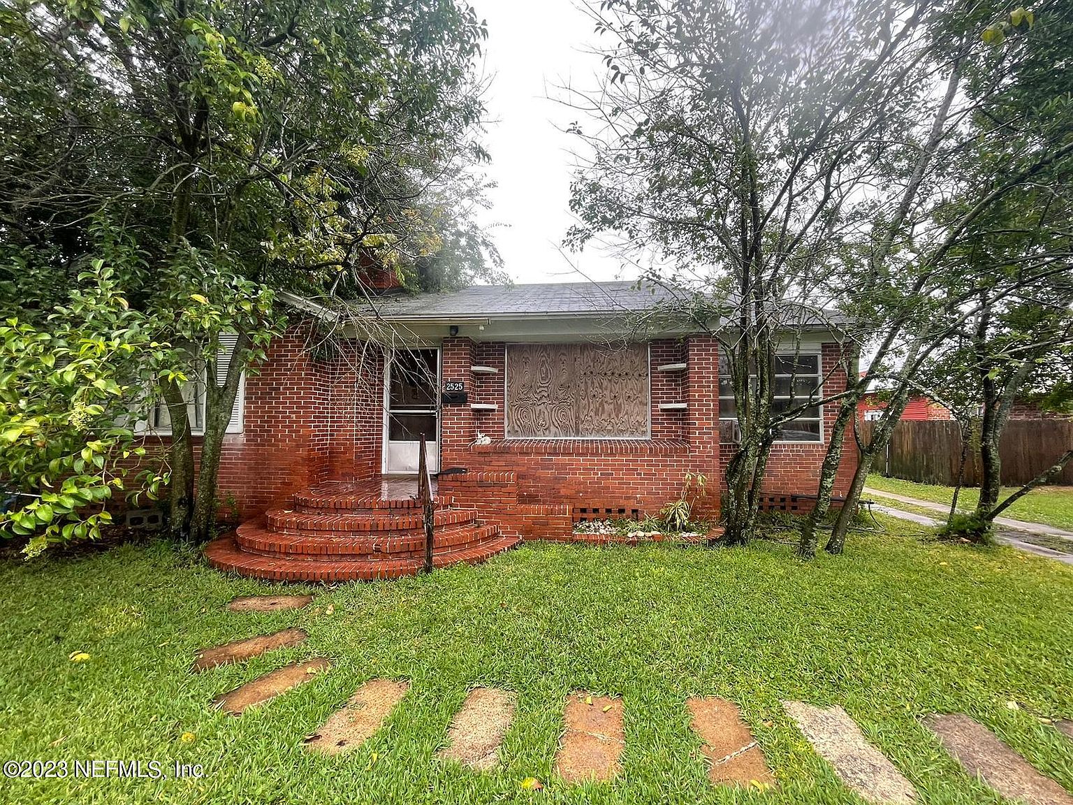 Foreclosed Home - 2525 RIDGEWOOD RD, 32207