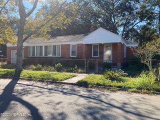 Foreclosed Home - 330 E 47TH ST, 32208