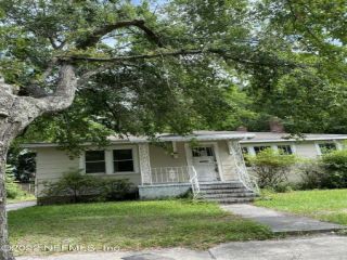 Foreclosed Home - 1127 W 12TH ST, 32209