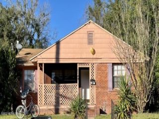 Foreclosed Home - 1149 W 10TH ST, 32209