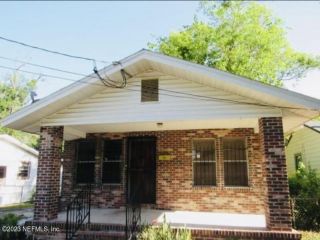 Foreclosed Home - 2325 W 16TH ST, 32209