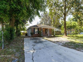 Foreclosed Home - 1438 Ron Rd, 32210