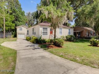 Foreclosed Home - 1569 RIVER HILLS CIR W, 32211