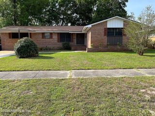 Foreclosed Home - 8338 BENGALIN AVE, 32211