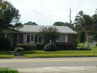 Foreclosed Home - 1828 MILL CREEK RD, 32211