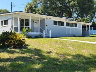Foreclosed Home - 1306 MORGANA RD, 32211