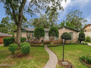 Foreclosed Home - 1834 HOLLY OAKS RAVINE DR, 32225