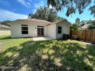 Foreclosed Home - 929 MAJESTIC CYPRESS DR N, 32233