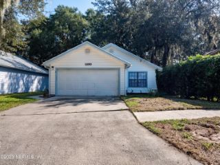 Foreclosed Home - 1190 COVE LANDING DR, 32233
