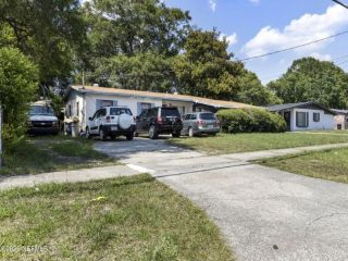 Foreclosed Home - 7707 FALCON ST, 32244