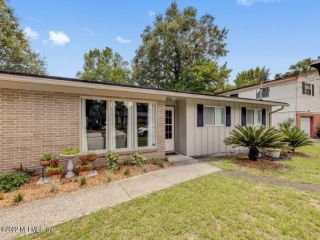 Foreclosed Home - 7964 VOLVO ST, 32244