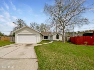 Foreclosed Home - 7903 GUM DROP LN, 32244