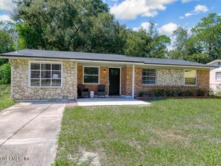 Foreclosed Home - 3934 PACKARD DR, 32246