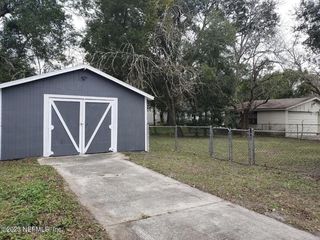 Foreclosed Home - 1405 MELSON AVE, 32254