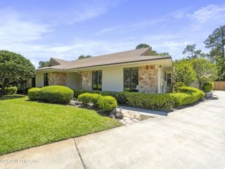 Foreclosed Home - 8480 GRAYLING DR S, 32256