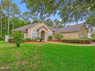 Foreclosed Home - 7654 WEXFORD CLUB DR W, 32256