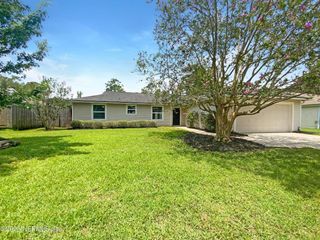 Foreclosed Home - 10456 INDIAN WALK RD, 32257