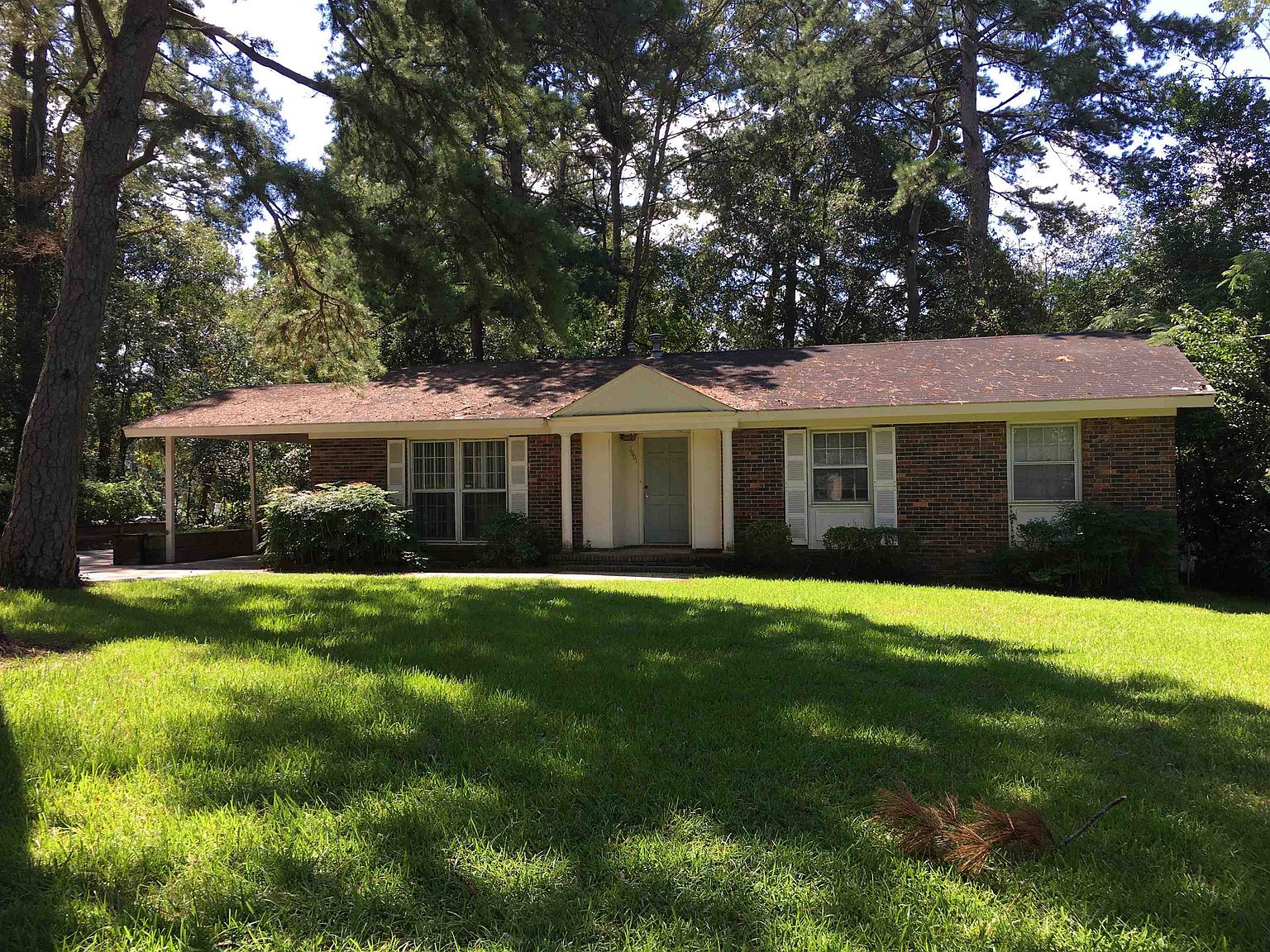 Foreclosed Home - 2001 SCENIC RD, 32303