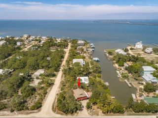 Foreclosed Home - 541 W BAYSHORE DR, 32328