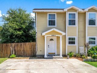 Foreclosed Home - 2500 DOROTHY AVE, 32408